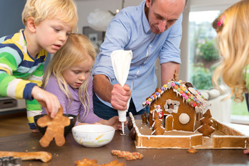 Pfefferkuchenhaus backen