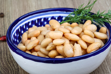 White canned beans