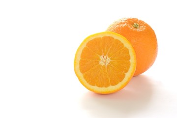 オレンジ　ハーフカット　白バック