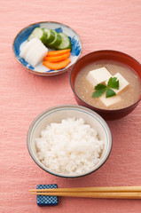 ご飯とお味噌汁