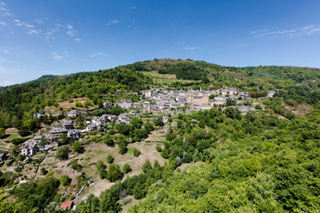 Fototapeta na wymiar Vue du village de Conques dans l'Aveyron