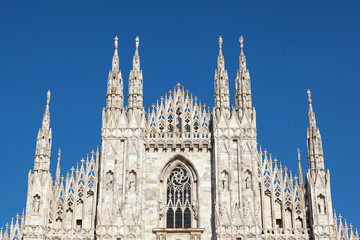 Fototapeta na wymiar Milan Cathedral facade