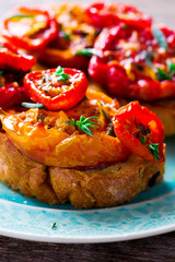 bruschetta with baked tomato