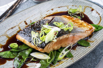 Lachsfilet Teriyaki