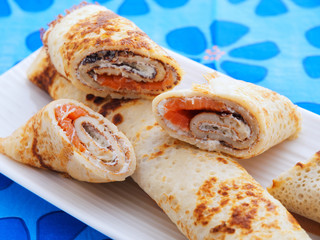 Salmon wraps with cheese