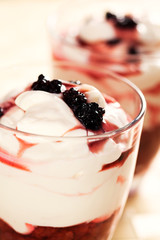 Mascarpone cream with blackberries