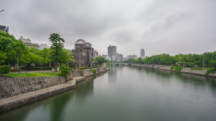 Fototapeta na wymiar Hiroshima Bomb Dome and river in Japan.