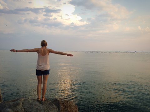 Frau am Meer