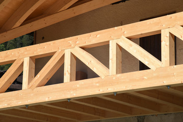 tetto travi trave legno costruzione tetti carpentiere