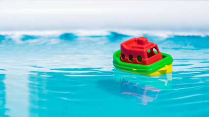 Schiff im Planschbecken