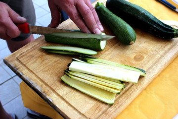 affettare le zucchine