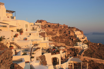 Fototapeta premium Beautiful sunset view in Oia, Santorini, Greece