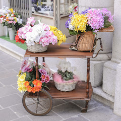 Fototapeta na wymiar A nice way to sell flowers