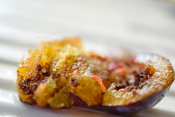  Made, Eiablage in frischer Pflaume