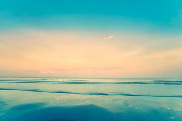 Fototapeta na wymiar Sunset on the beach. vintage color tone