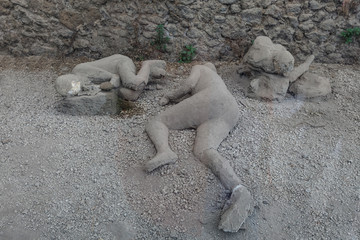 man dead in pompeii - obrazy, fototapety, plakaty