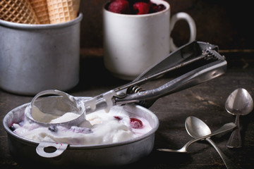 Ice cream with berries