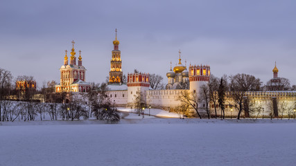 Fototapeta na wymiar Novodevichy Convent winter evening
