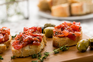 Bruschetta mit Oliven