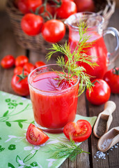 Tomato juice and fresh tomatoes