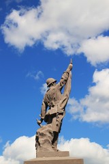 Monument aux morts de St Julien prés Bort.(Corrèze)