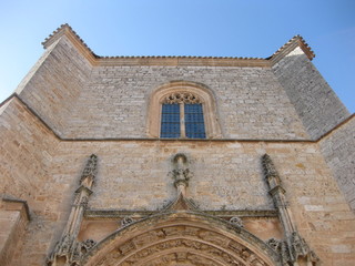 Elementos arquitectónicos de una iglesia.   