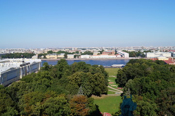 Parc dans l'hypercentre de Saint-Pétersbourg