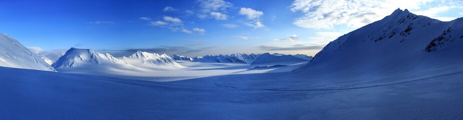 Arctische lente in het zuiden van Spitsbergen.