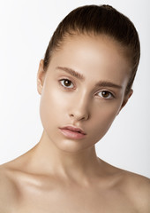 beautiful model lady with natural make-up, studio fashion shot o