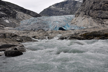 Norwegian nature / There are mountains plunging into the sea from hundreds of metres, fjords, tall mountain peaks, northern lights and midnight sun.