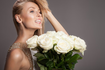 Obraz premium Beauty portrait of smiling bride lady.