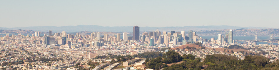 Fototapeta na wymiar San Francisco skyline panoramic view from San Bruno State Park