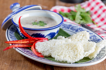 Thai rice cracker