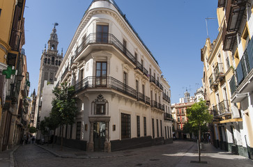 Fototapeta na wymiar La Sevilla turística de viajes culturales, Andalucía