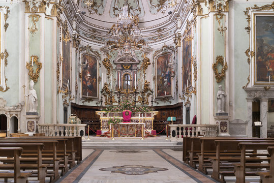 Potremoli Duomo Altare