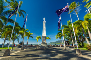 CAIRNS, AUS - JUN 22 2014: Cairns Cenotaph and Memorial site. It - obrazy, fototapety, plakaty