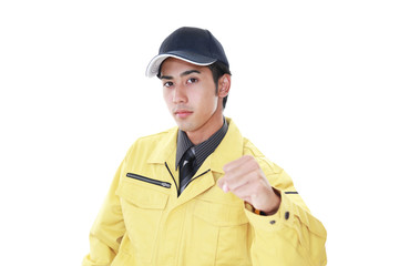 ガッツポーズの宅配人