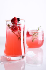 Fototapeta na wymiar raspberry cocktail.