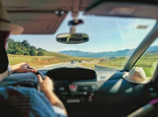 Roadtrip with friends in car