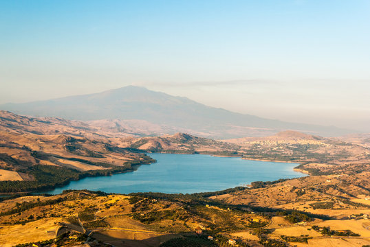 The lake of Pozzillo, with volcano Etna in background
