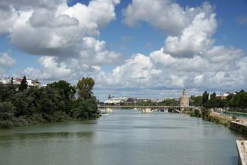 Obraz premium Sevilla y su río guadalquivir
