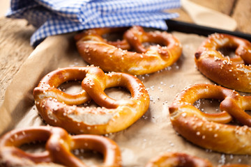 frische laugen brezen 