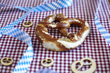 Brezel mit Tischdeko