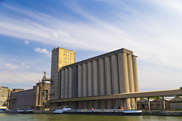 Storage silos in the Port of Antwerp © beketoff