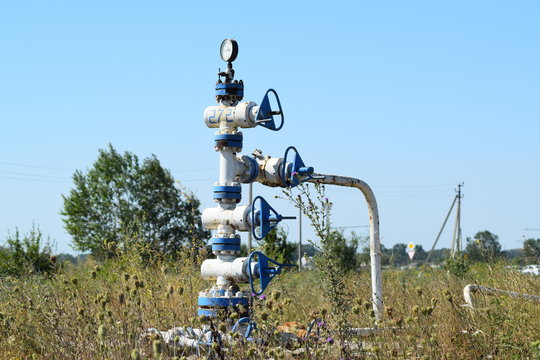 Well for maintenance of reservoir pressure