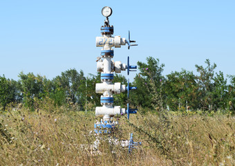 Well for maintenance of reservoir pressure