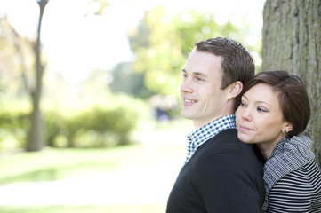 Obraz premium Happy Couple Looking Left
