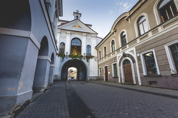 Fototapeta na wymiar Ausros gate (gate of dawn) with basilica of Madonna Ostrobramska