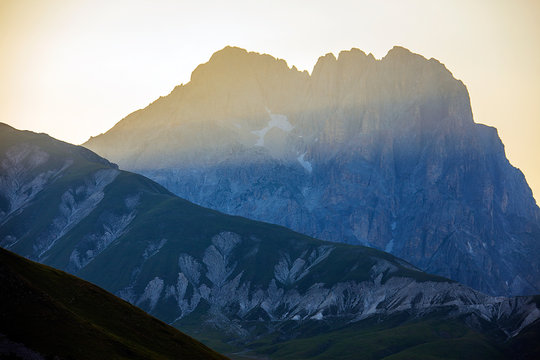 Meraviglioso Abruzzo, tramonto tra le cime