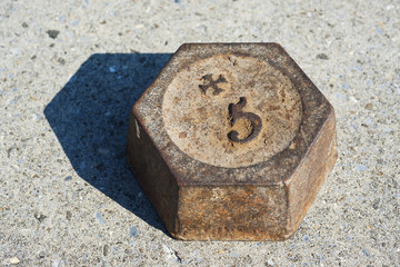 Rostiger Gewichtsstein à 5 kg, Schweiz